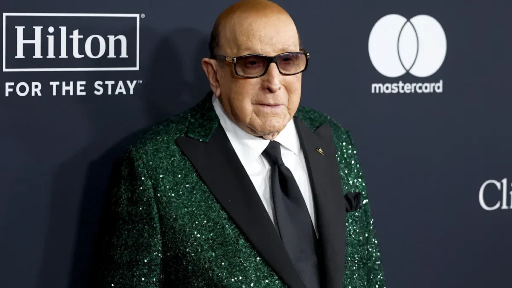 Morre Clive Davis, o lendário executivo que ajudou a moldar a música popular por seis décadas