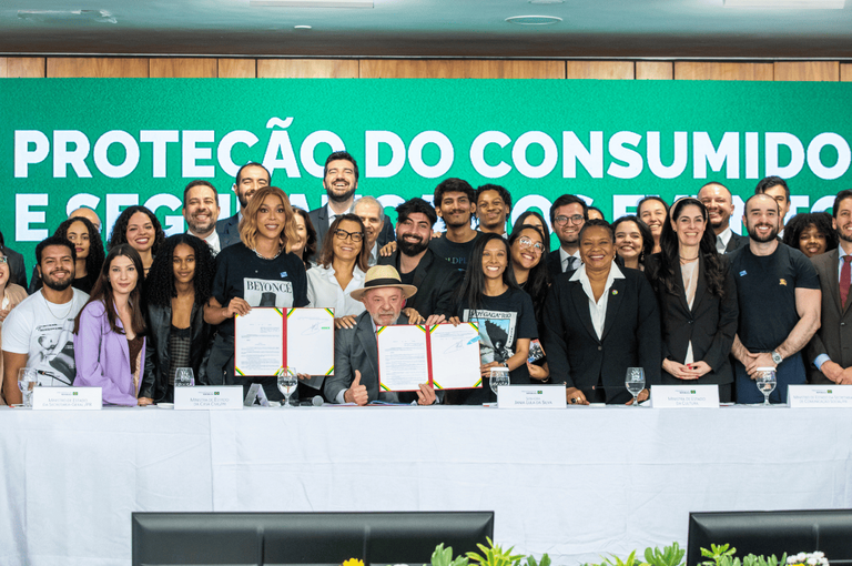 Governo Federal Regulamenta Venda de Ingressos e Muda as Regras do Jogo para Produtores e Tiqueteiras