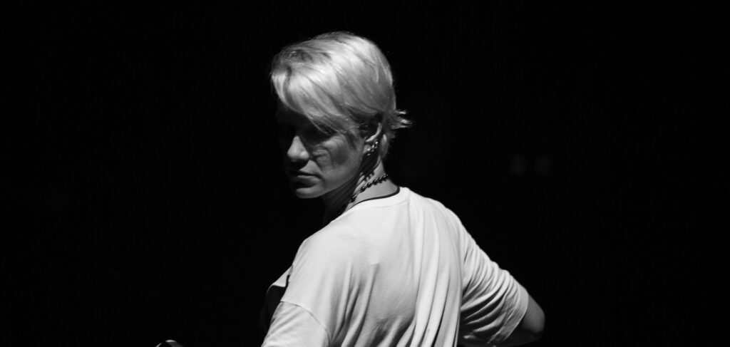 Mari Pitta: entre a luz, a técnica e a construção de experiências que movem o show business